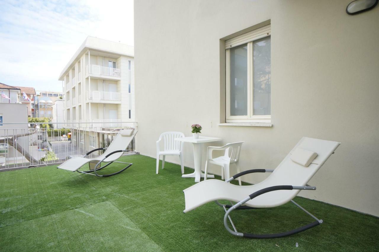 Hotel Mon Pays Rimini Exterior photo