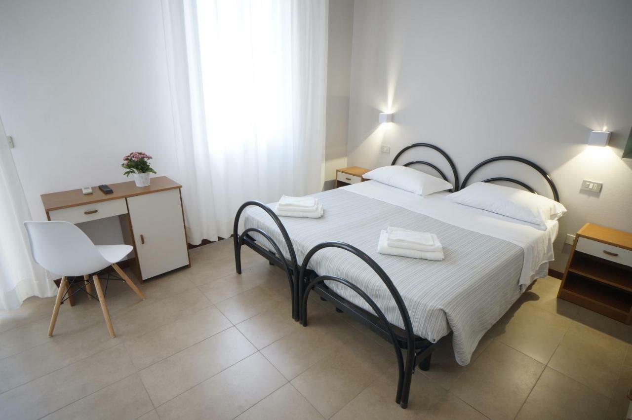 Hotel Mon Pays Rimini Exterior photo